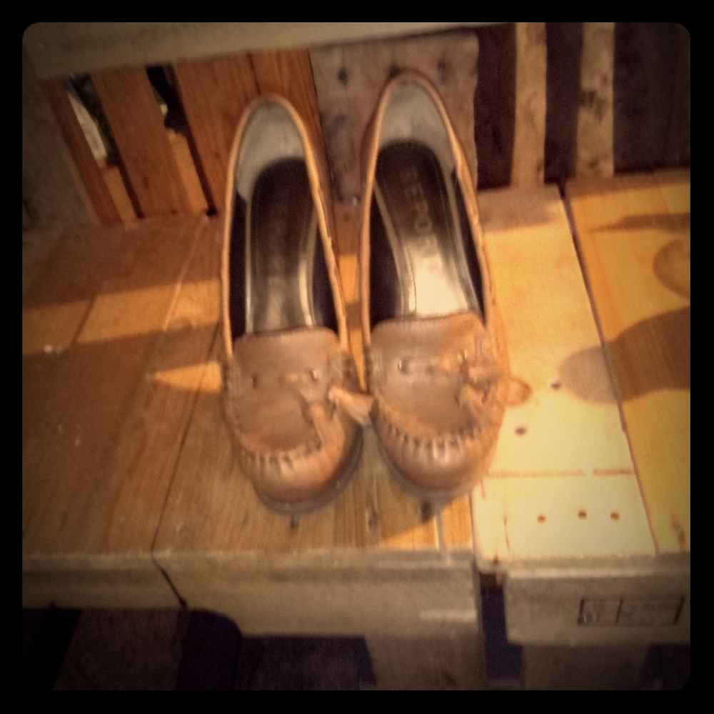 REPORT PLATINUM HEELS